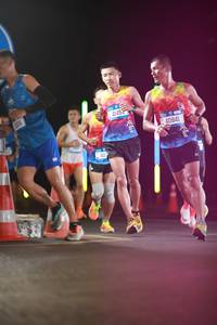 BIB: 411, 4145, 40841
                            <button type="button" onclick="openModal(21243742)" class="btn btn-primary btn-sm float-right btn-popup" data-toggle="modal" data-target=".modal-high-quality">
                        <i class="fas fa-shopping-cart"></i> Add to Cart
                    </button>
                                            <button type="button" onclick="isThisMe(21243742, true)" class="btn btn-success btn-sm float-right btn-popup btn-isme hidden" data-toggle="tooltip" data-placement="bottom" title="นี่คือรูปของคุณใช่ไหม คลิกที่นี่เพื่อเอาเข้าอัลบั้ม">
                        <i class="fas fa-plus"></i> Add to album
                    </button>
                    <button type="button" onclick="isThisMe(21243742, false)" class="btn btn-warning btn-sm float-right btn-popup btn-isnotme hidden">
                        <i class="fas fa-ban"></i> Remove from album
                    </button>